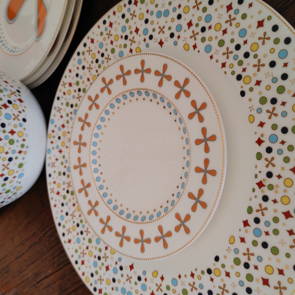 Colorful Patterned Dinnerware Set - Picture 7 of 7